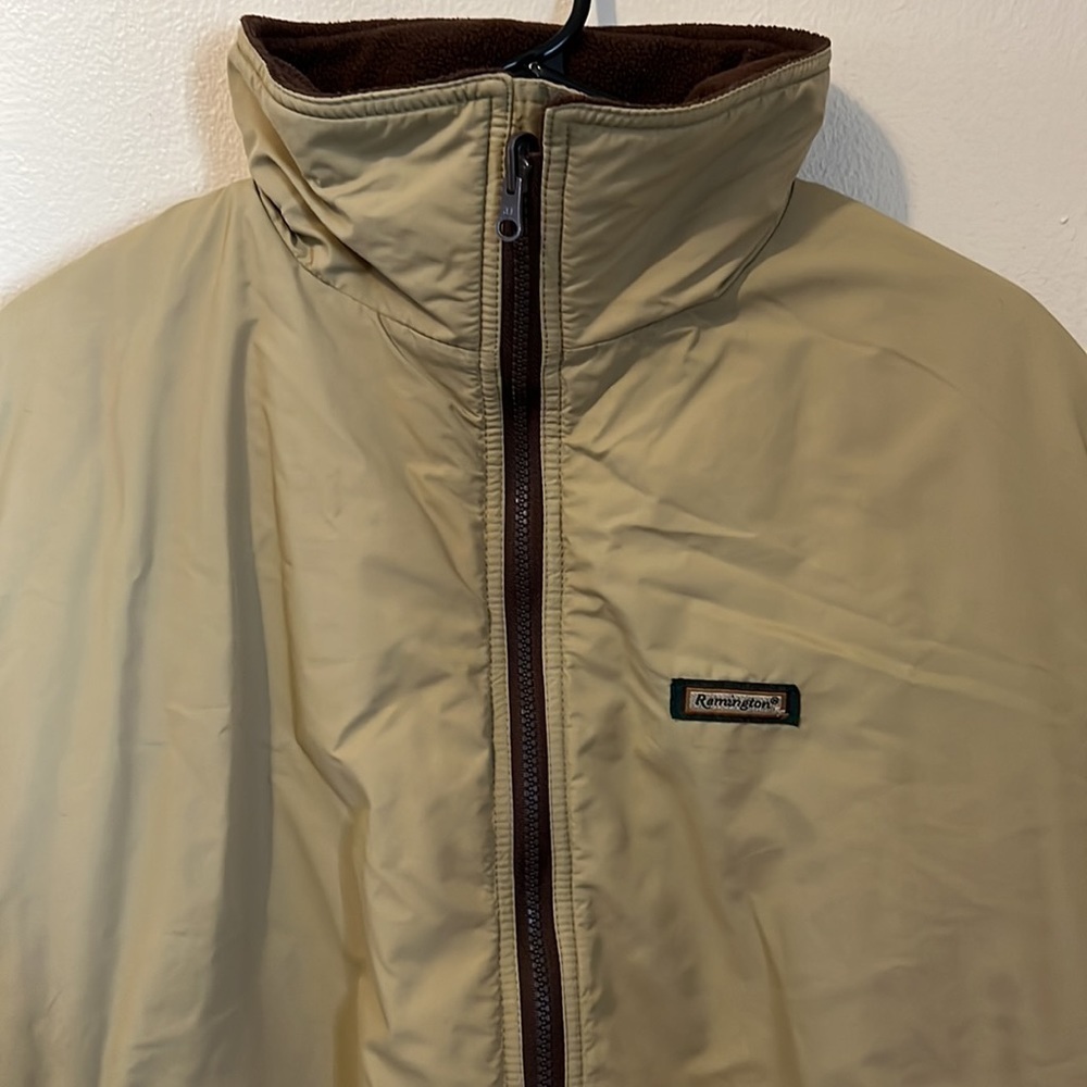 Vintage Remington Outdoor Clothing Tan Weather Resistant Puffer Coat (EXCELLENT) - Picture 2 of 5